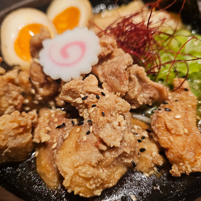 Plat servi chez TOM restaurant coréen, japonais et mongole, photographié par Pierre GS