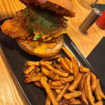 Plat servi chez Côté Burger - Poutine, photographié par Ahmet Tarhan