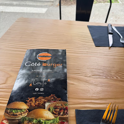Plat servi chez Côté Burger - Poutine, photographié par JCNL TAN