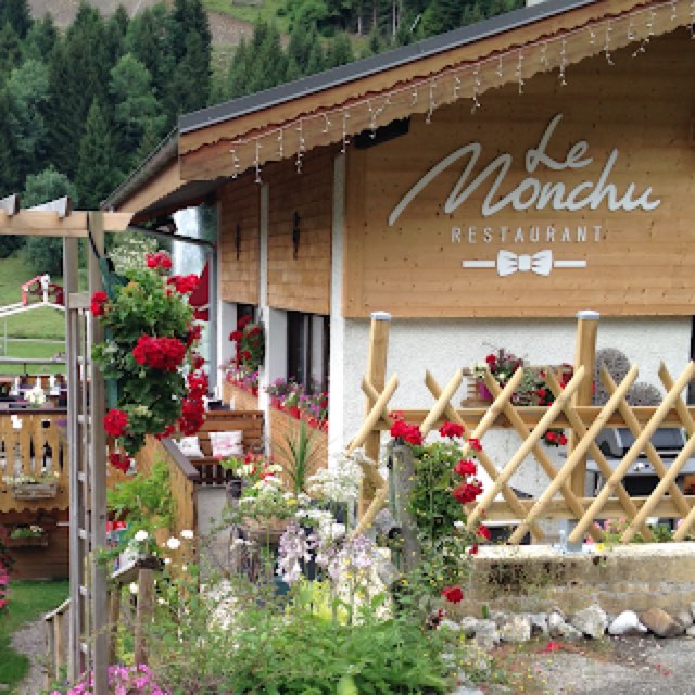 SAS MONCHU Restaurant A CHATEL